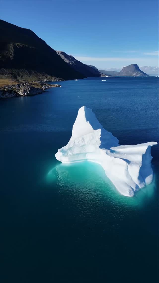 Icebergs of Greenland 🇬🇱
.
#visitgreenland #visitsouthgreenland #icebergs #greenland